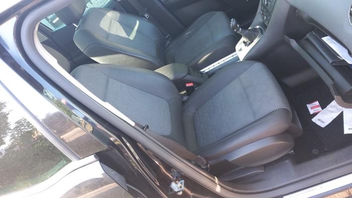 Opel Meriva 1.4 Turbo 16V Ecotec Sloopvoertuig (2011, Zwart, Saffierzwart)