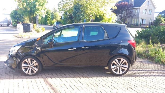 Opel Meriva 1.4 Turbo 16V Ecotec Sloopvoertuig (2011, Zwart, Saffierzwart)