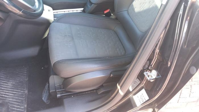 Opel Meriva 1.4 Turbo 16V Ecotec Sloopvoertuig (2011, Zwart, Saffierzwart)