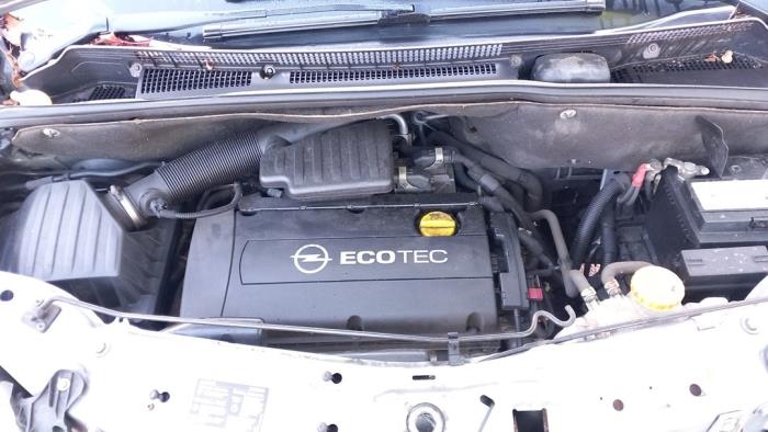 Opel Meriva 1.6 16V Sloopvoertuig (2010, Licht, Zilvergrijs, Zilver)