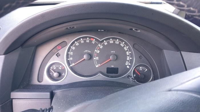 Opel Meriva 1.6 16V Sloopvoertuig (2010, Licht, Zilvergrijs, Zilver)