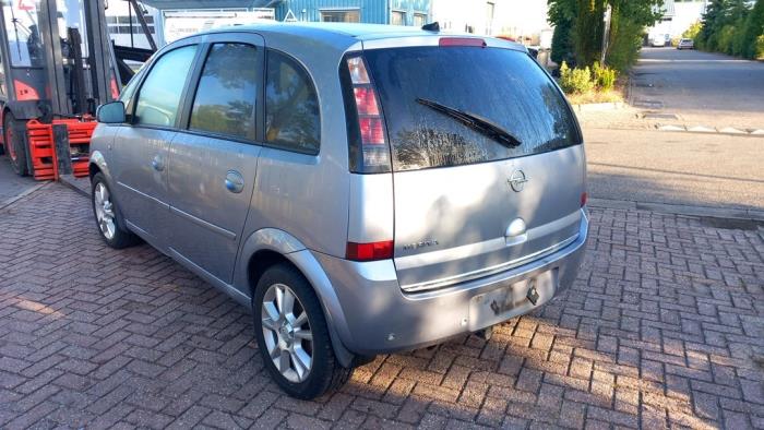 Opel Meriva 1.6 16V Sloopvoertuig (2010, Licht, Zilvergrijs, Zilver)