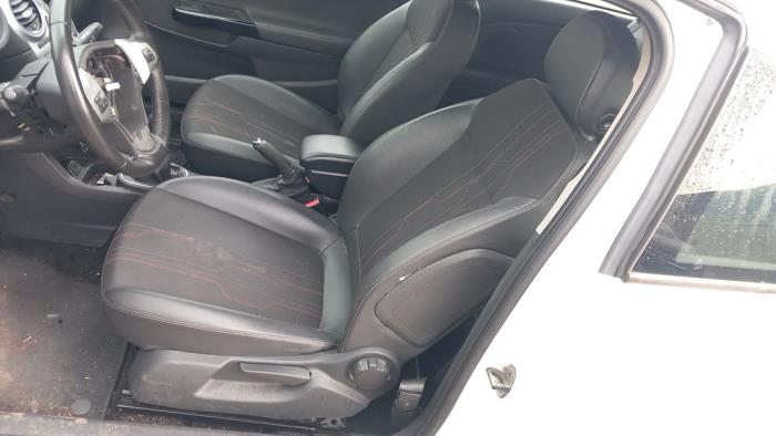 Opel Corsa D 1.2 16V LPG Skrotfordon (2012, WIT)