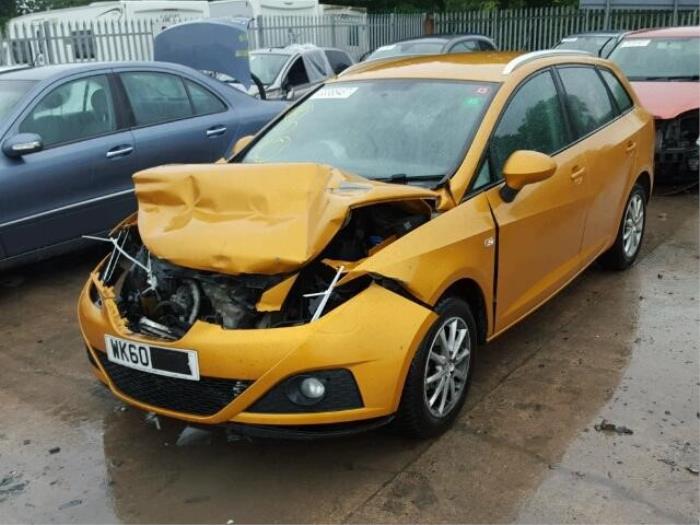 Seat Ibiza ST 1.4 16V Skrotfordon (2013, TRIBU YELLOW)