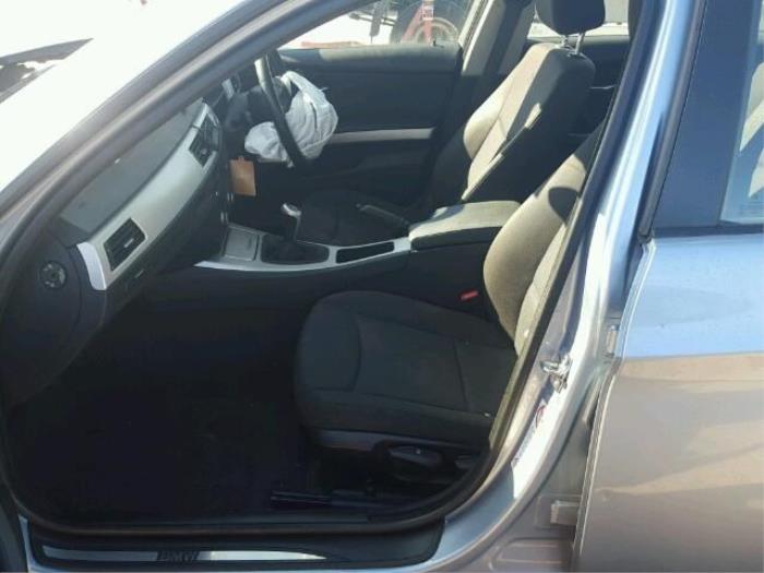 BMW 3 serie 320d 16V Skrotfordon (2009, BLUEWATER METALLIC)