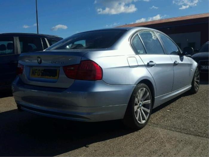 BMW 3 serie 320d 16V Skrotfordon (2009, BLUEWATER METALLIC)