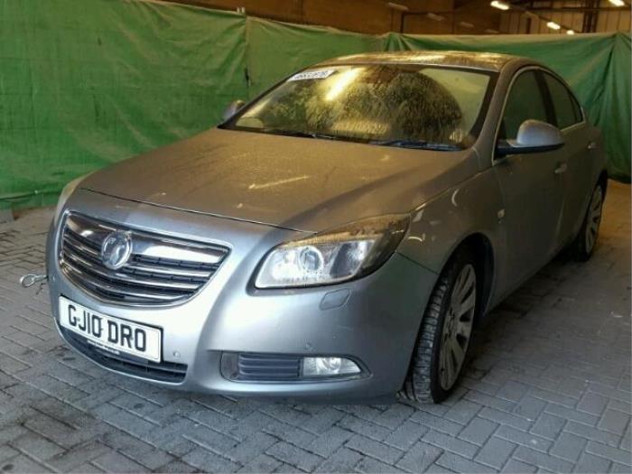 Opel Insignia 2.0 CDTI 16V 160 Ecotec Sloopvoertuig (2010, Metallic, Zilver)