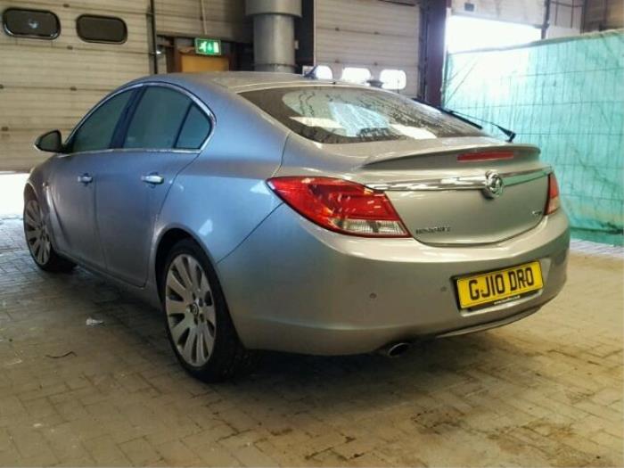 Opel Insignia 2.0 CDTI 16V 160 Ecotec Sloopvoertuig (2010, Metallic, Zilver)