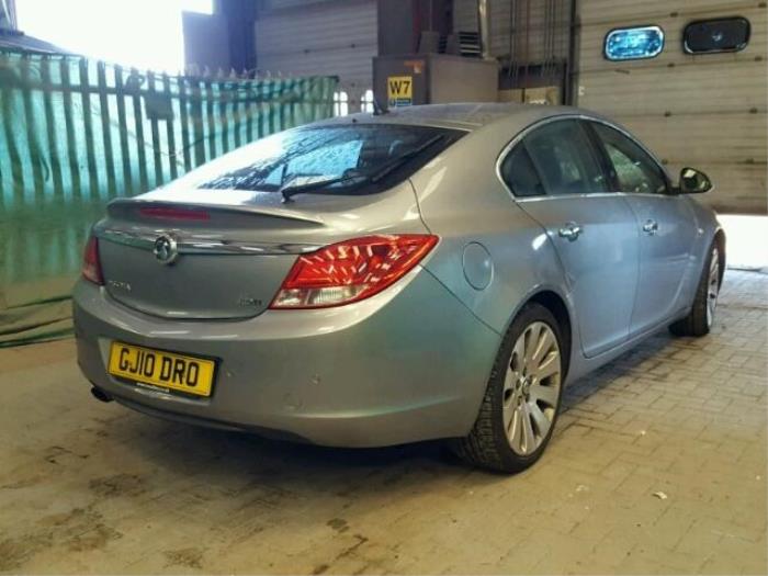 Opel Insignia 2.0 CDTI 16V 160 Ecotec Sloopvoertuig (2010, Metallic, Zilver)