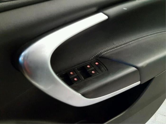 Opel Insignia 2.0 CDTI 16V 160 Ecotec Sloopvoertuig (2010, Metallic, Zilver)