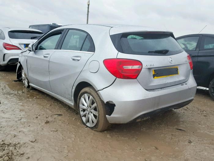 Mercedes A 1.5 A-180 CDI, A-180d 16V Skrotfordon (2013, POLAR SILBER)