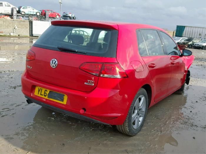 Volkswagen Golf VII 1.6 TDI 16V Skrotfordon (2015, TORNADO RED)