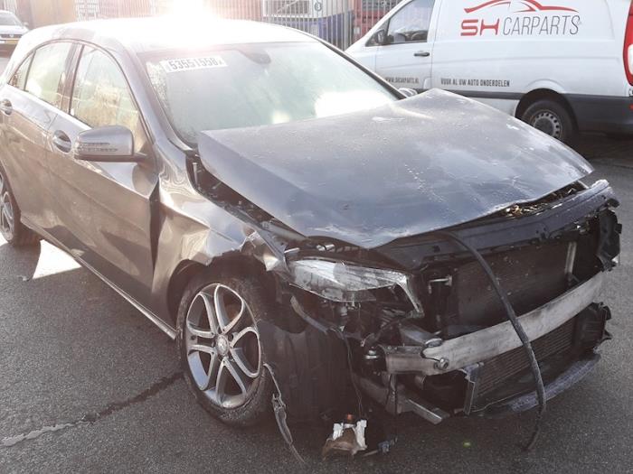 Mercedes A 1.6 A-200 16V Skrotfordon (2014, GRIJS)