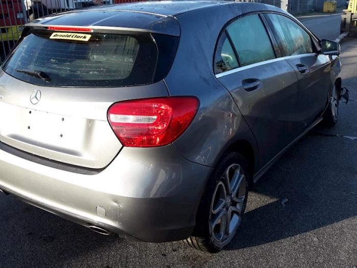 Mercedes A 1.6 A-200 16V Skrotfordon (2014, GRIJS)