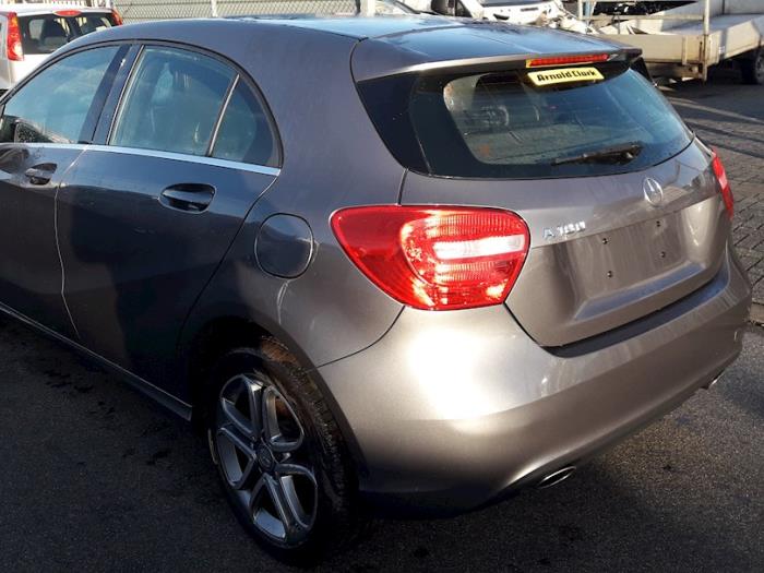 Mercedes A 1.6 A-200 16V Skrotfordon (2014, GRIJS)