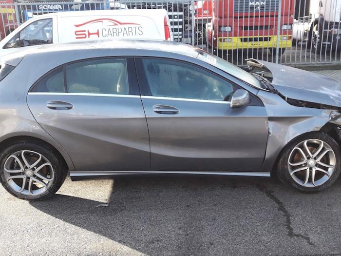 Mercedes A 1.6 A-200 16V Skrotfordon (2014, GRIJS)