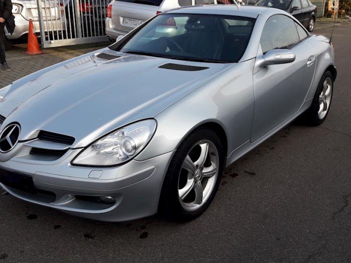 Mercedes SLK 3.0 280 V6 24V Samochód złomowany (2005, Srebrnoszary)
