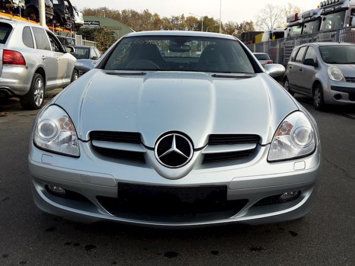 Mercedes SLK 3.0 280 V6 24V Samochód złomowany (2005, Srebrnoszary)