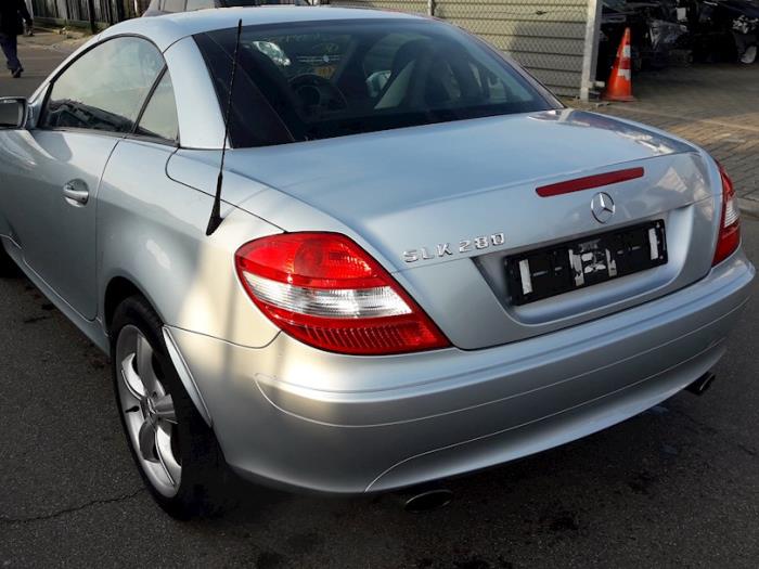 Mercedes SLK 3.0 280 V6 24V Samochód złomowany (2005, Srebrnoszary)