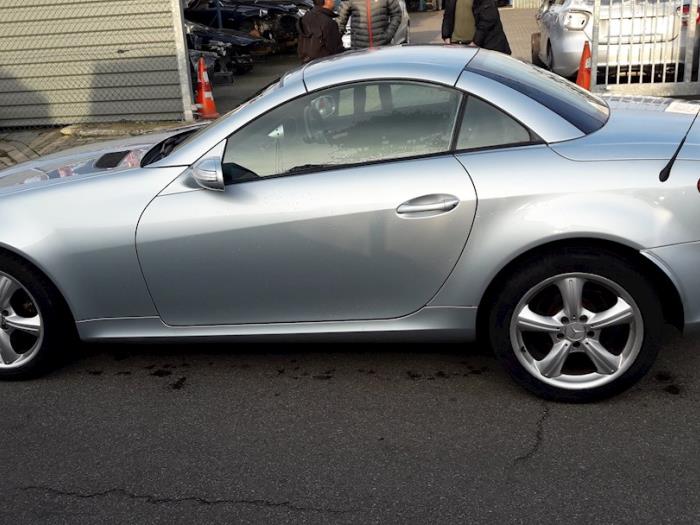 Mercedes SLK 3.0 280 V6 24V Samochód złomowany (2005, Srebrnoszary)
