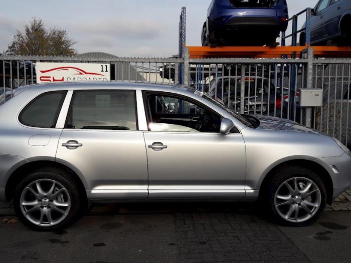 Porsche Cayenne 4.5 S V8 32V Samochód złomowany (2005, Srebrnoszary)