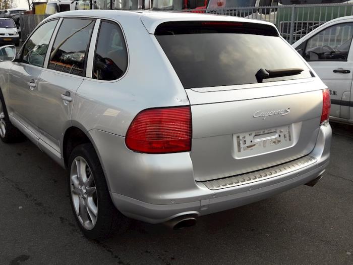 Porsche Cayenne 4.5 S V8 32V Samochód złomowany (2005, Srebrnoszary)