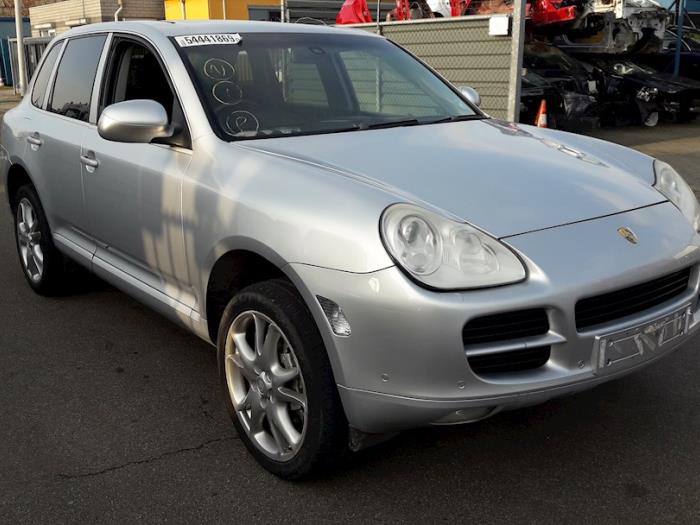 Porsche Cayenne 4.5 S V8 32V Samochód złomowany (2005, Srebrnoszary)