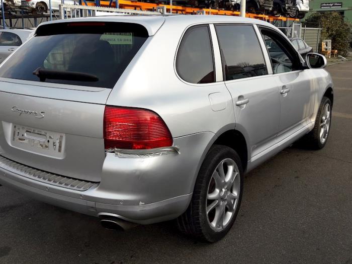 Porsche Cayenne 4.5 S V8 32V Samochód złomowany (2005, Srebrnoszary)
