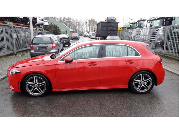 Mercedes A 1.5 A-180d Sloopvoertuig (2018, Rood)