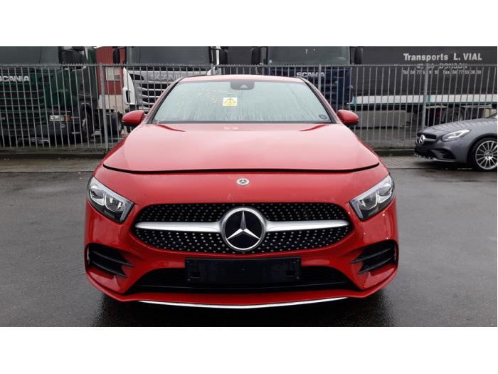 Mercedes A 1.5 A-180d Sloopvoertuig (2018, Rood)