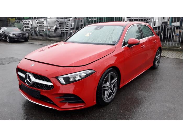 Mercedes A 1.5 A-180d Sloopvoertuig (2018, Rood)