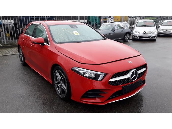 Mercedes A 1.5 A-180d Sloopvoertuig (2018, Rood)
