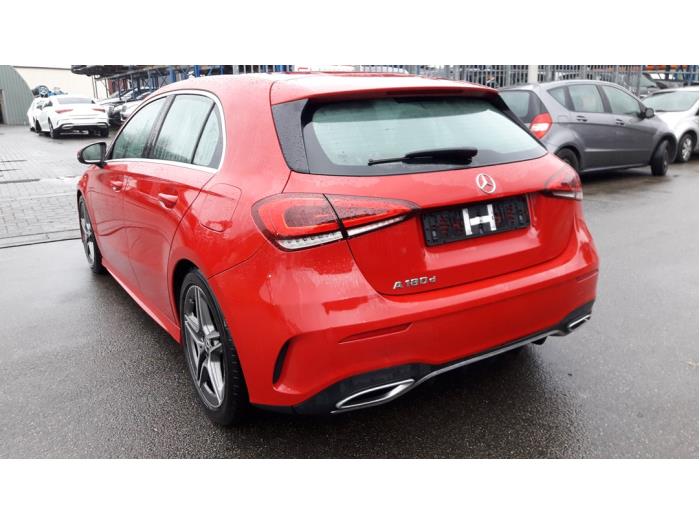 Mercedes A 1.5 A-180d Sloopvoertuig (2018, Rood)