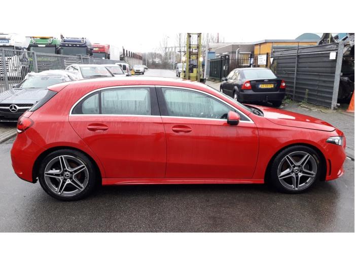 Mercedes A 1.5 A-180d Sloopvoertuig (2018, Rood)