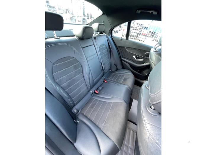 Mercedes C C-300 2.0 Turbo 16V Skrotfordon (2018, ZILVERGRIJS)