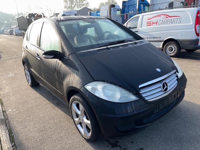 Mercedes A 1.5 A-150 Sloopvoertuig (2004, Zwart)
