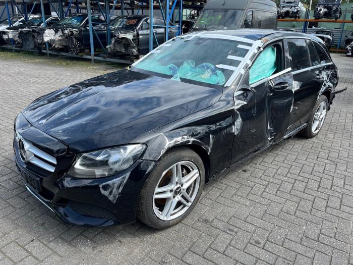 Mercedes C Estate C-220 CDI BlueTEC, C-220 d 2.2 16V Skrotfordon (2015, ZWART)