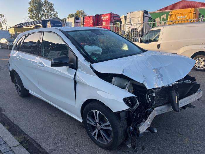 Mercedes B 2.1 B-200 CDI BlueEFFICIENCY, B-200d 16V Skrotfordon (2014, WIT)