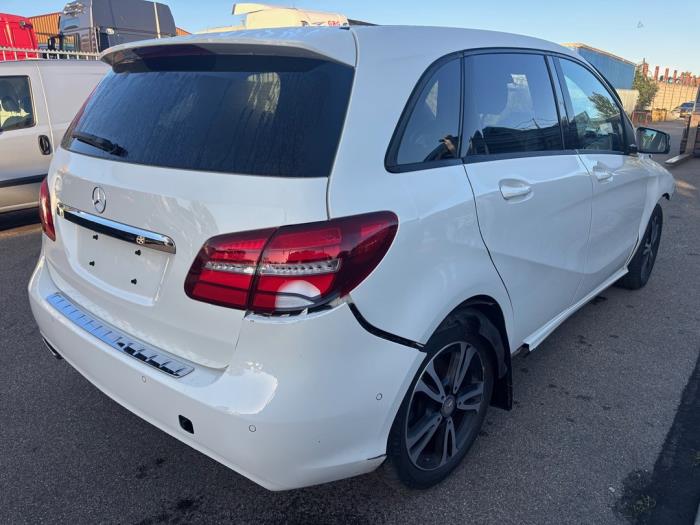 Mercedes B 2.1 B-200 CDI BlueEFFICIENCY, B-200d 16V Skrotfordon (2014, WIT)