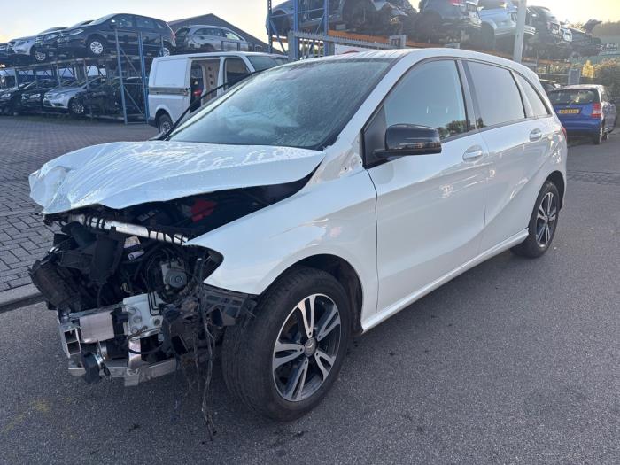 Mercedes B 2.1 B-200 CDI BlueEFFICIENCY, B-200d 16V Skrotfordon (2014, WIT)