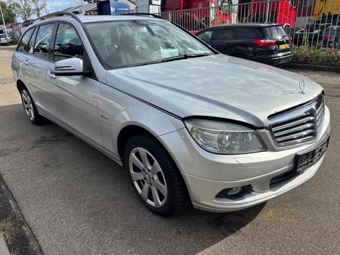 Mercedes C Estate 2.2 C-200 CDI 16V BlueEFFICIENCY Skrotfordon (2010, SILVER)