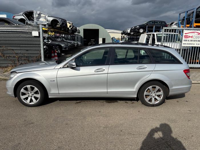 Mercedes C Estate 2.2 C-200 CDI 16V BlueEFFICIENCY Skrotfordon (2010, SILVER)