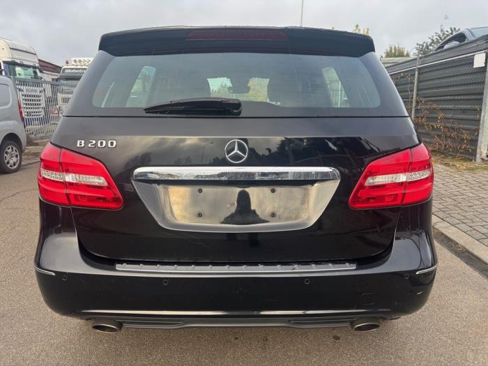 Mercedes B 1.6 B-200 BlueEFFICIENCY Turbo 16V Skrotfordon (2012, ZWART)