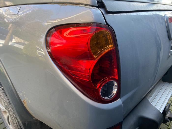 Mitsubishi L-200 2.5 DI-D 4x4 Sloopvoertuig (2009, Grijs)