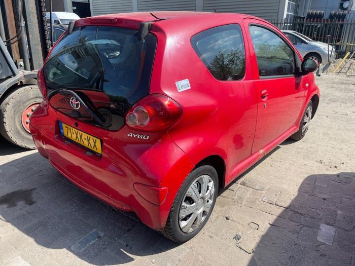 Toyota Aygo 1.0 12V VVT-i Sloopvoertuig (2007, Rood)