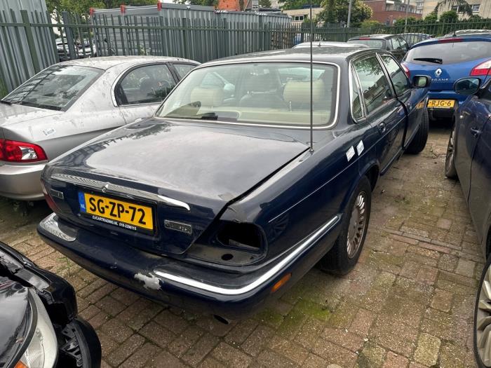 Jaguar XJ8 4.0 V8 32V Sloopvoertuig (1997, Blauw)