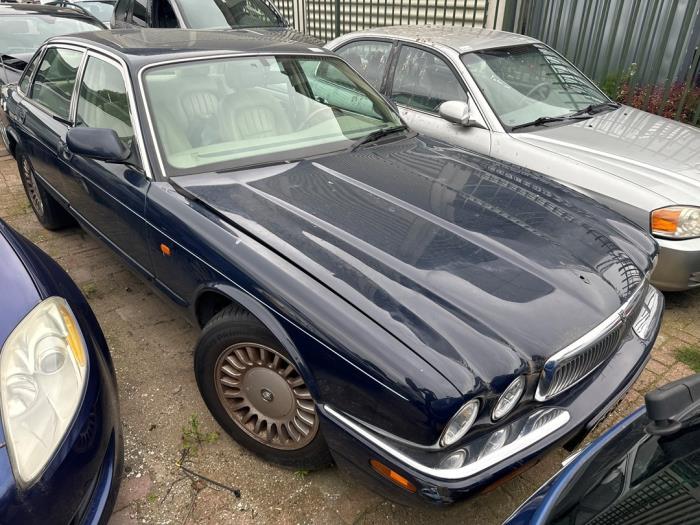 Jaguar XJ8 4.0 V8 32V Sloopvoertuig (1997, Blauw)