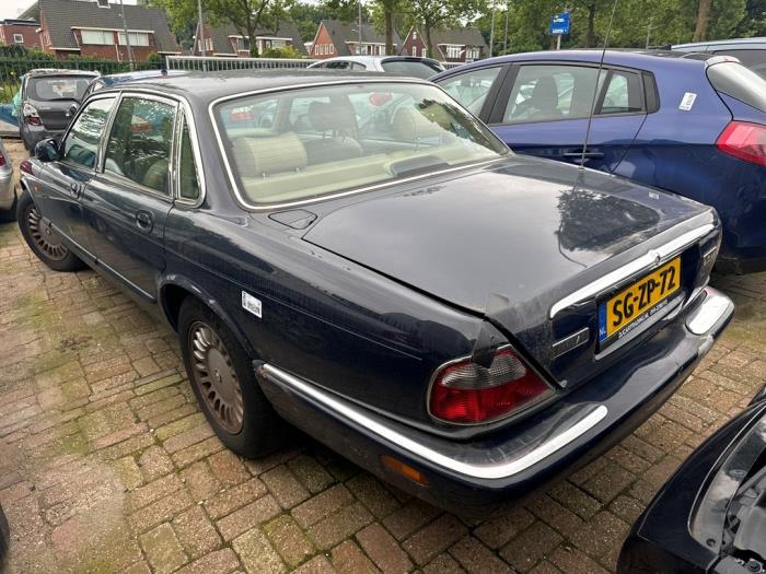Jaguar XJ8 4.0 V8 32V Sloopvoertuig (1997, Blauw)