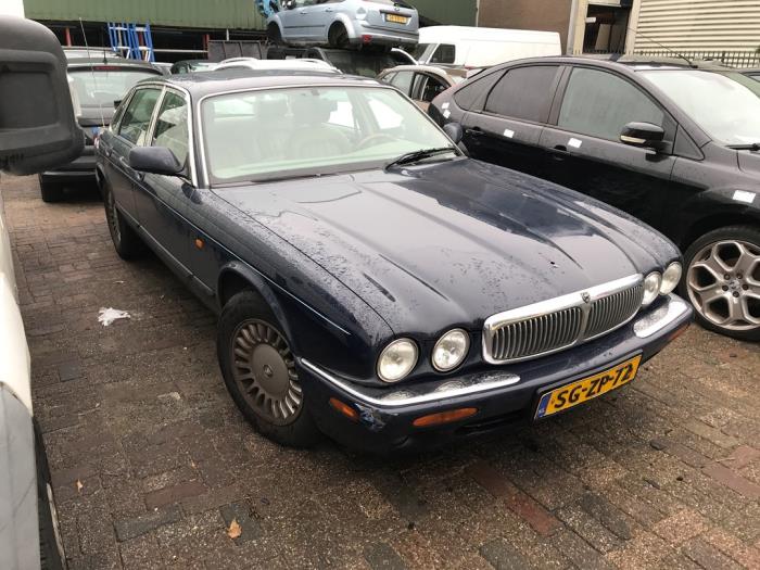 Jaguar XJ8 4.0 V8 32V Sloopvoertuig (1997, Blauw)