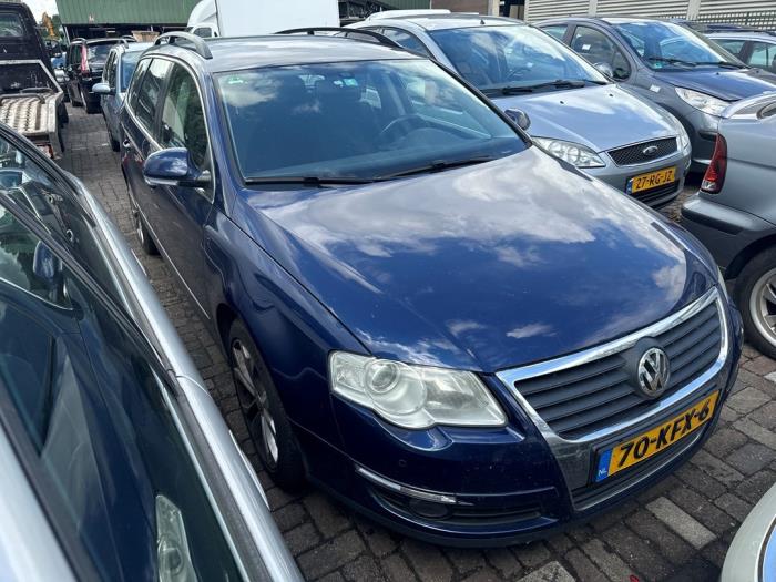 Volkswagen Passat Variant 1.4 TSI 16V Samochód złomowany (2009, Niebieski)